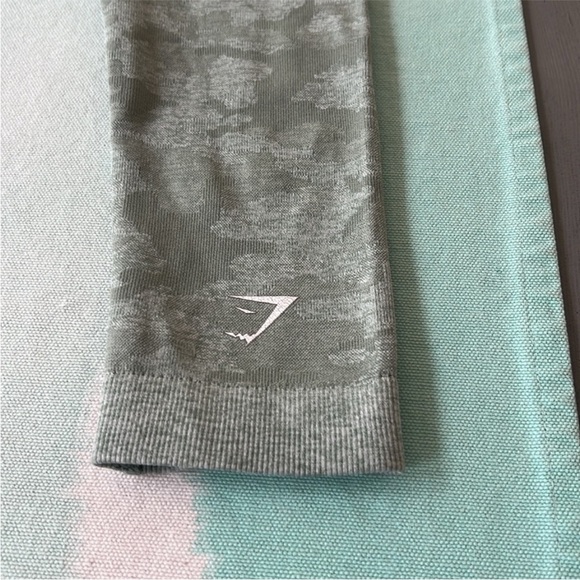 Gymshark Sage Green Camo Seamless Leggings - Picture 5 of 10
